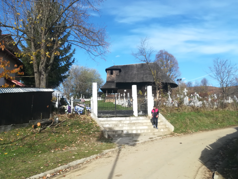 I-au murit doi copii, soțul, i-a ars casa,  iar acum…