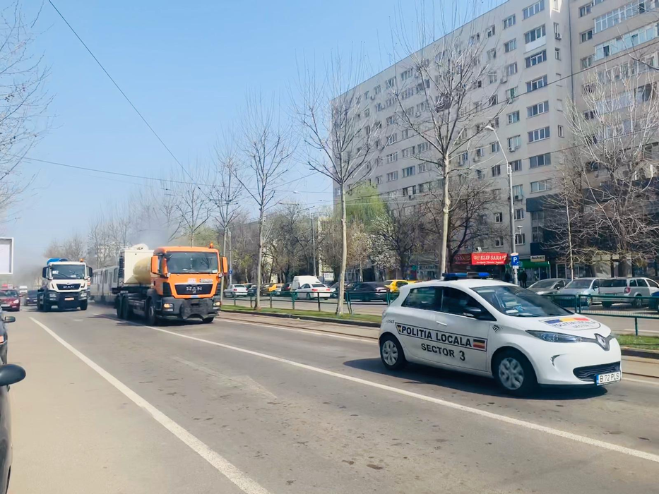 Ultima oră. În Sectorul 3 al Capitalei a început dezinfecția comunitară împotriva coronavirusului | GALERIE FOTO