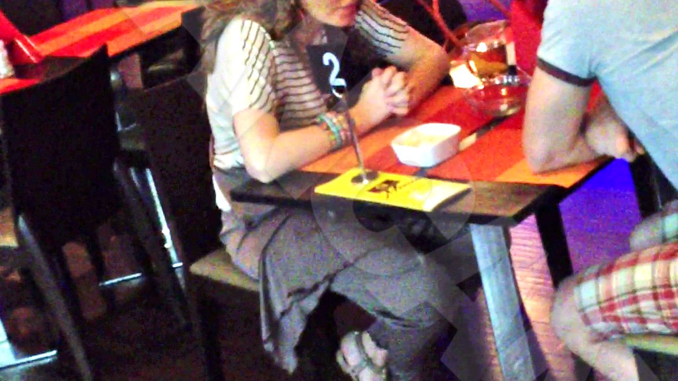 De cand a nascut Anna Lesko s-a transformat in "Anna platitoarea", iar noi i-am filmat una dintre "tranzactii"!