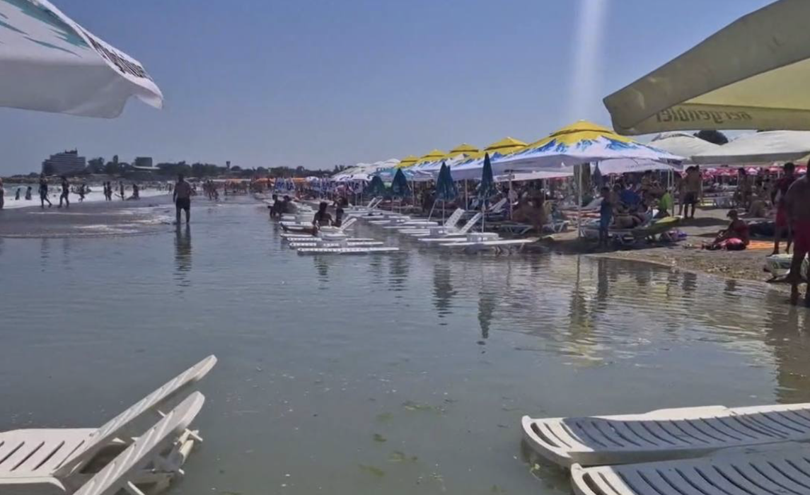 Stațiunea din România distrusă de ape. Marea a inundat zona de plajă, astăzi