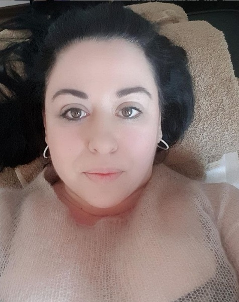 Oana Roman “și-a sculptat” fața! S-a filmat în timpul procedurii estetice