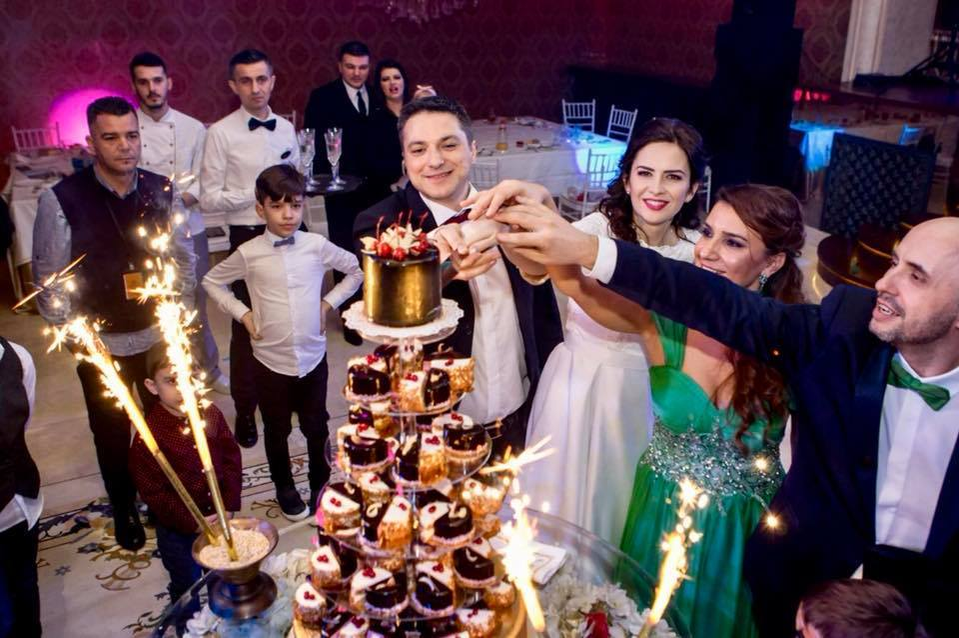 Nuntă în secret în televiziunea din România! S-au căsătorit în weekend-ul recent încheiat.”Viaţa noastră…”