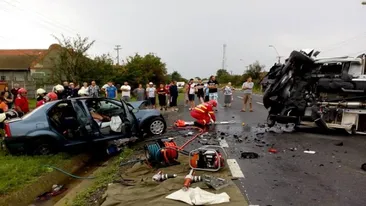 Doi dintre răniții accidentului din Teleorman s-au stins din viață. Șoseaua este numită ”Drumul morții”