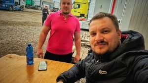 Serie incredibile de „infracțiuni” comise de un șofer de TIR român. A furat marfă, s-a certat cu iubita și a băut până a adormit