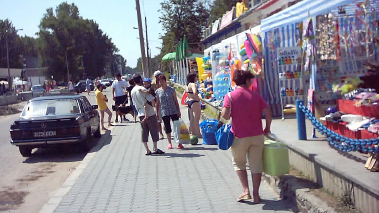 Pericol pe străzile din Eforie Nord! Ce au văzut turiştii duminică seară e foarte grav