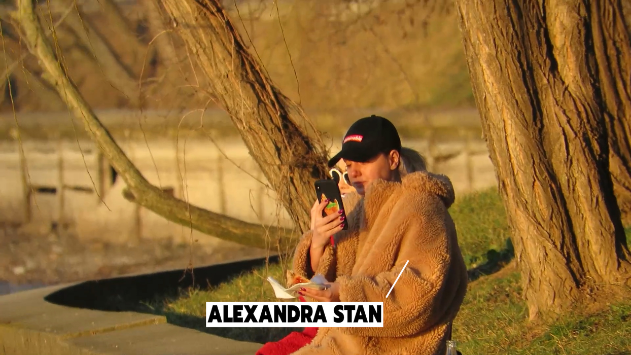 Alexandra Stan și-a fotografiat mâncarea înainte de degustare