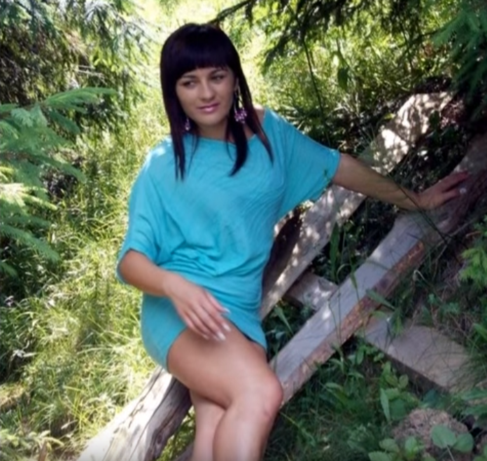 La câte operații estetice a apelat Carmen de la Sălciua de-a lungul timpului. Nu o recunoști