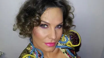 Acestea sunt culorile Annei Lesko! Iată ”vedeta-curcubeu”.