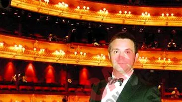L-au invitat la opera in Londra