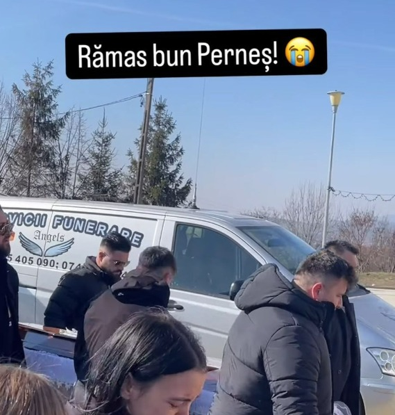 Andrei Perneș este condus pe ultimul drum. Sursa foto: Facebook