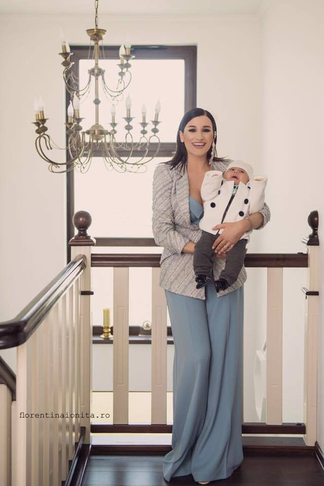 Claudia Pătraşcanu şi Gabi Bădălău şi-au botezat cel de-al doilea copil. Artista a izbucnit în lacrimi