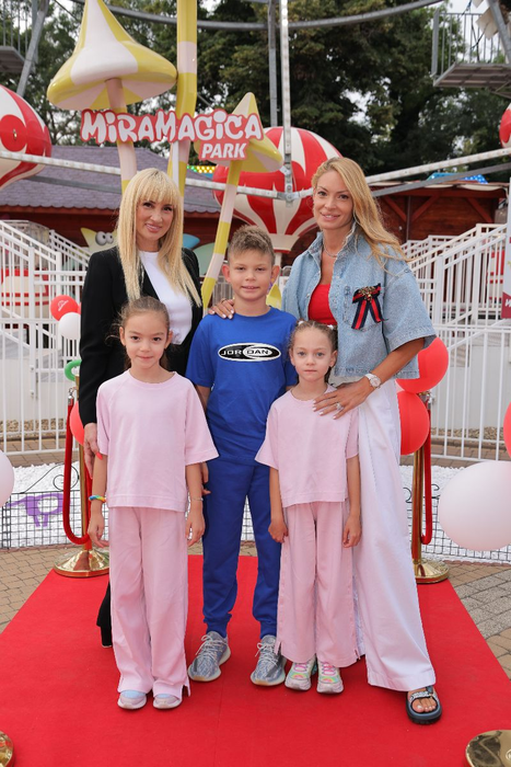 Parcul Miramagica a sărbătorit 10 ani! Gaşca Zurli a susținut primul show în noua formulă, iar Andreea Bălan a cântat