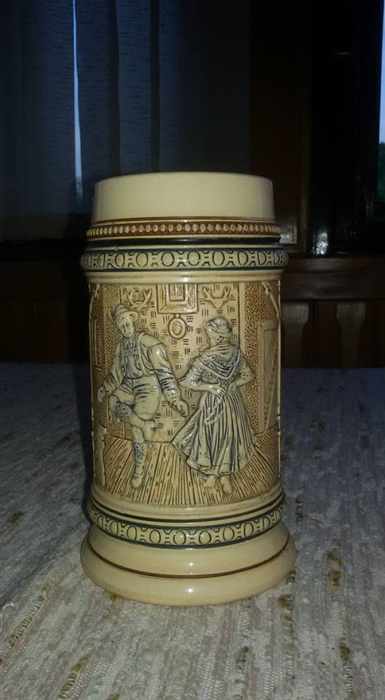 Colecția de halbe a lui Attila este impresionantă