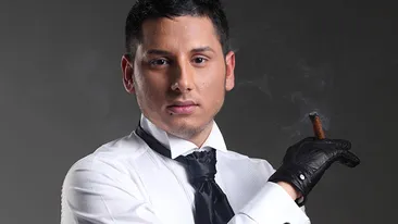 O sa razi cu lacrimi! Vezi ce barbat celebru de la noi si-a scos SILICOANELE in public. Afla cum a facut lumea misto de el!