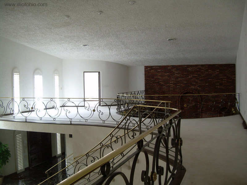 Aşa arată vila abandonată a lui MIKE TYSON, în care nu a locuit nimeni aproape 20 de ani. Imaginile sunt spectaculoase