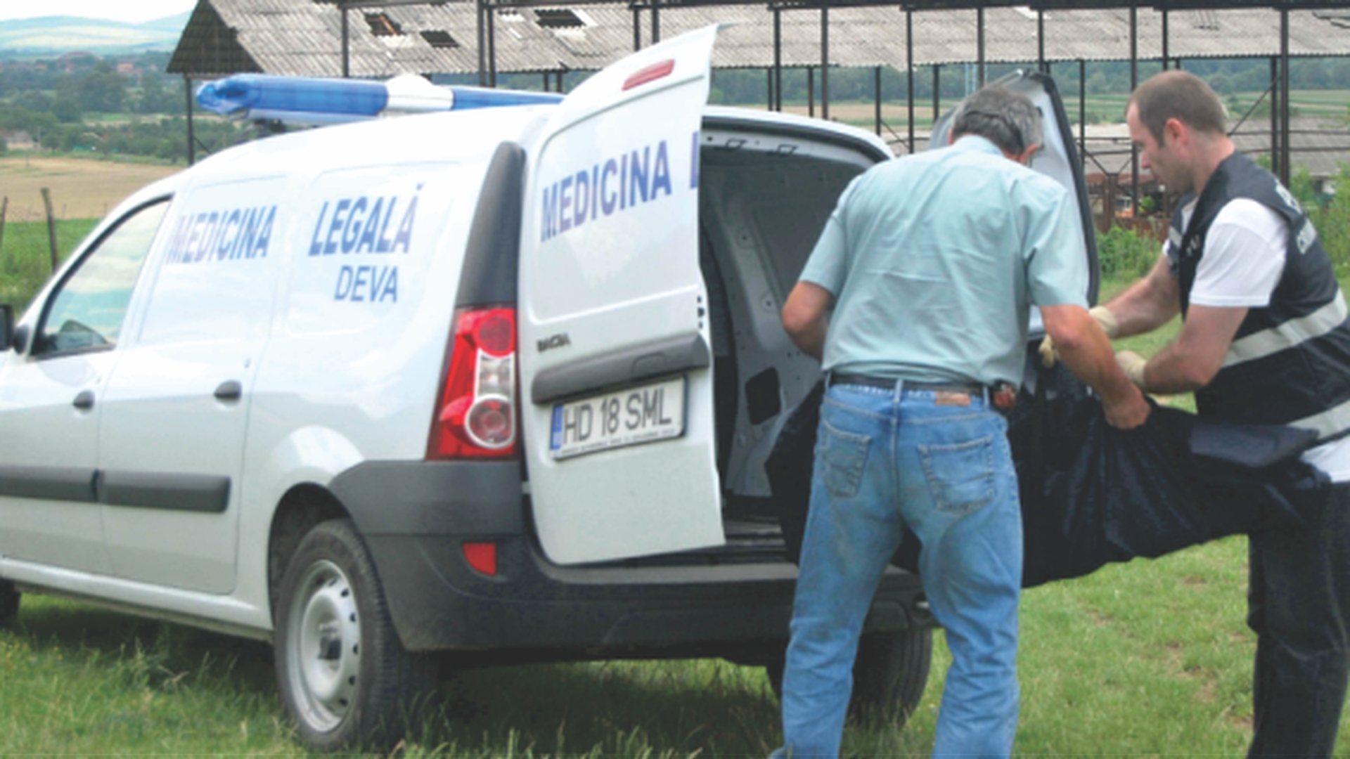Descoperire macabră in Lugoj! Cadavrul in putrefactie al unui bărbat a fost găsit intr-o hală părăsită
