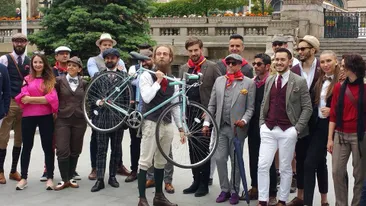 S-a pedalat cu stil în centrul Bucureştiului, în cele mai cool outfituri!