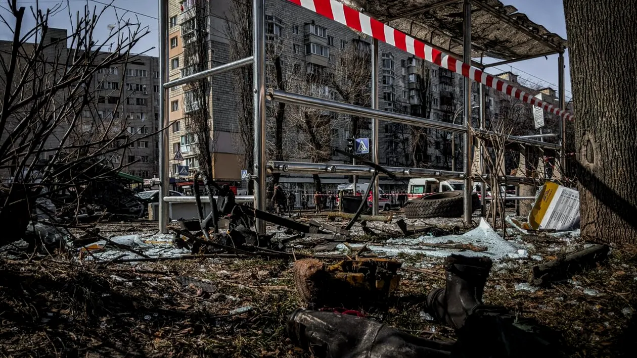 Risc uriaș de holeră în Ucraina! Sub fiecare bloc bombardat din Mariupol se află zeci de cadavre