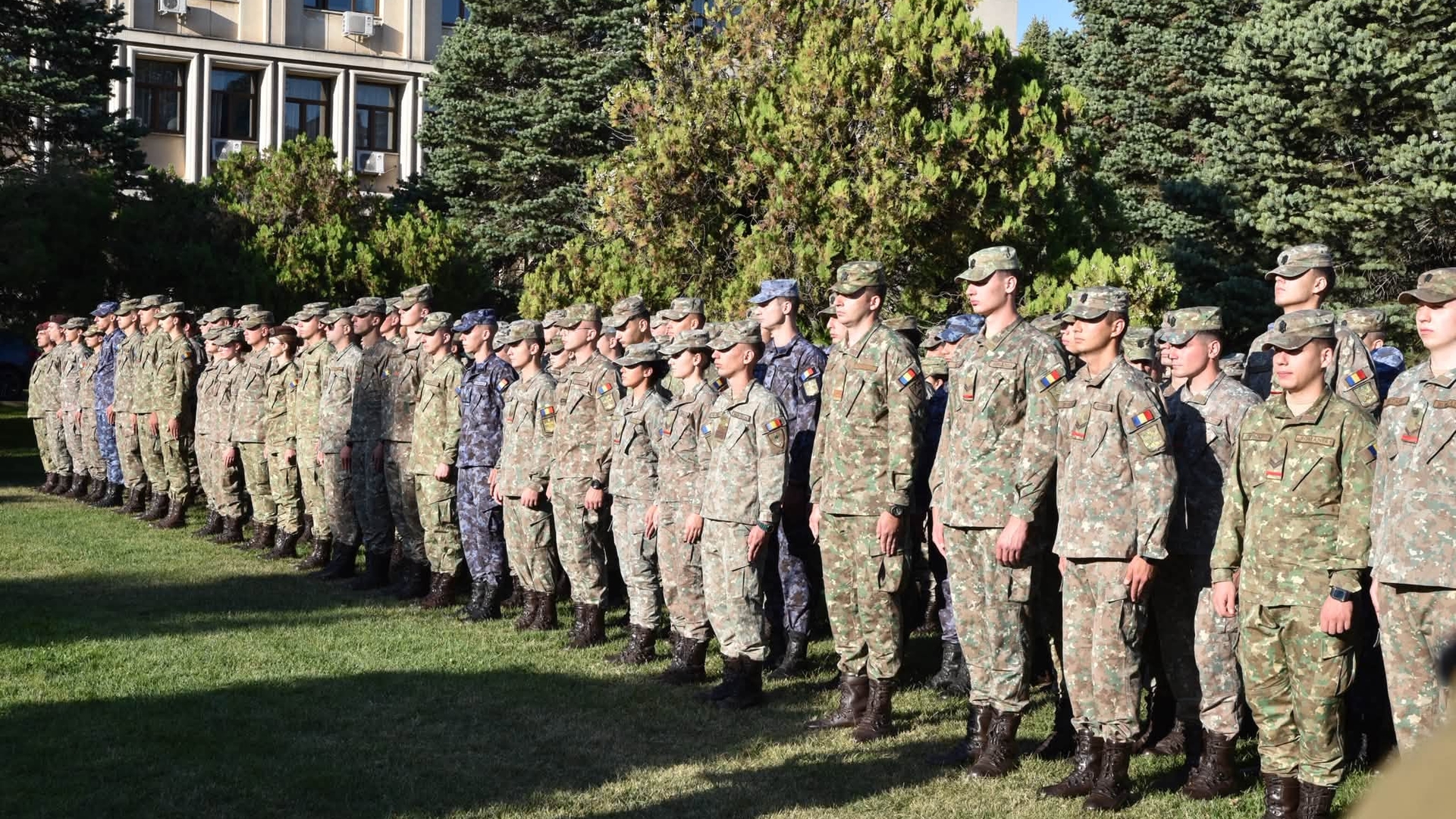 Armata Română mobilizează 10.000 de oameni. Care este motivul