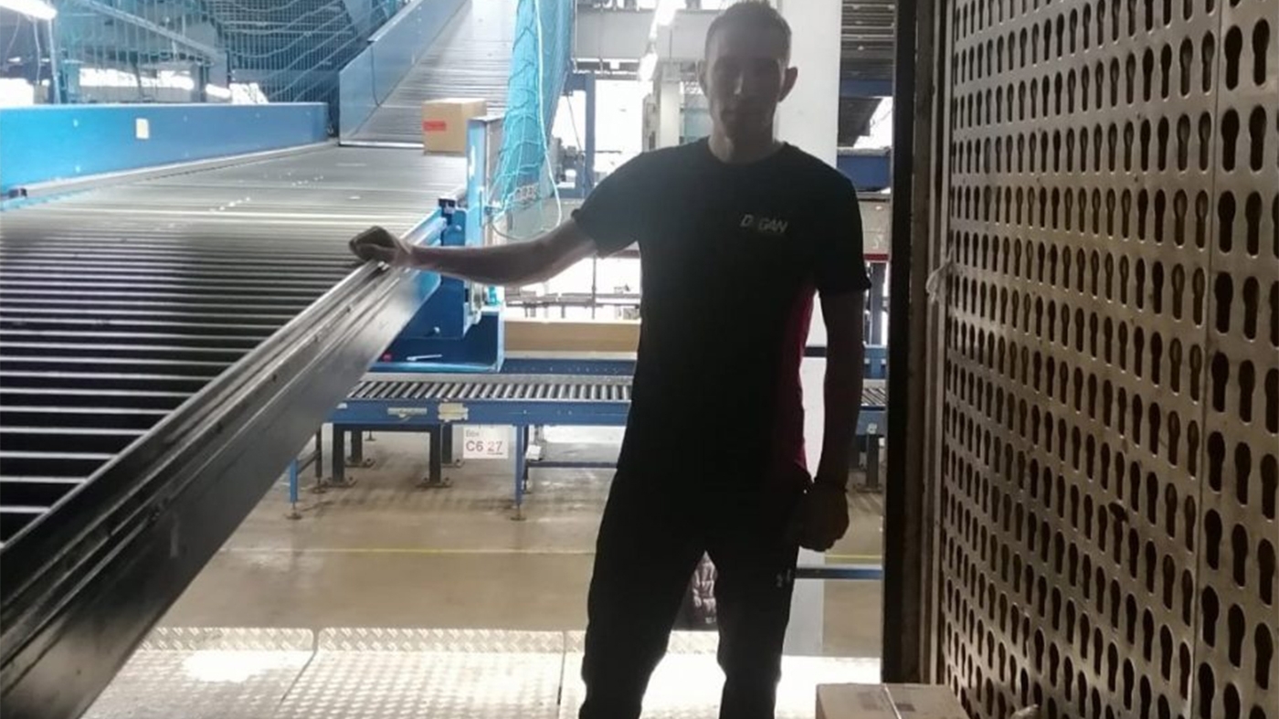 Povestea lui Georgian, un român plecat la muncă în Germania: "Dorm în gară și sper să nu plouă". A strâns doar 60 de euro, după 2 luni de muncă
