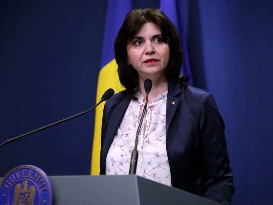 Selly, mesaj dur după ce Monica Anisie a anulat din nou dezbaterea viitorului educației