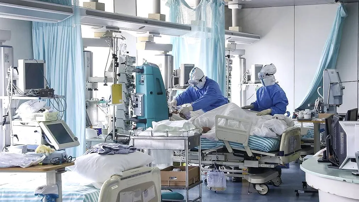 O pacientă infectată cu noul coronavirus a decedat în timpul transferului în Ungaria