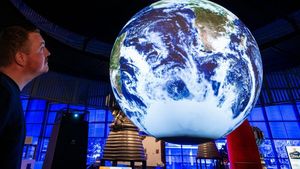 Cum arată a doua Lună a Pământului? A fost descoperită recent