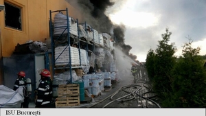 INCENDIU de proporţii în apropiere de Bucureşti! 