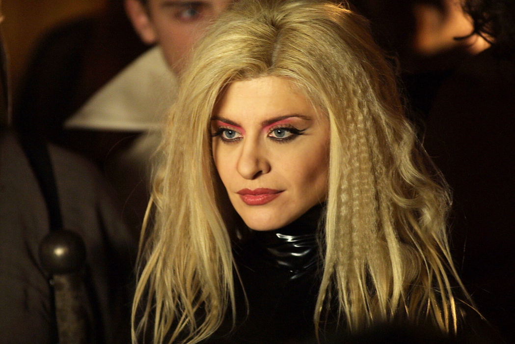 Imaginile pe care Loredana Groza le vrea șterse! Cum arăta artista înainte să fie acuzată că a trecut pe la estetician!
