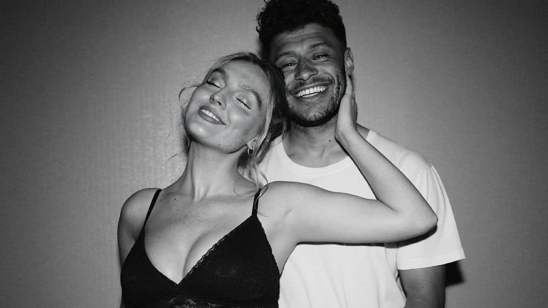 Perrie Edwards a făcut anunțul cel mare! Vedeta este însărcinată pentru prima dată. „Abia așteptăm să ne întâlnim”