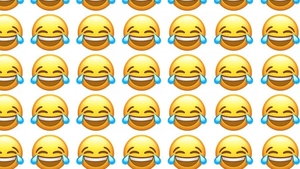 Banc | O tipă la dentist. Sună telefonul ei