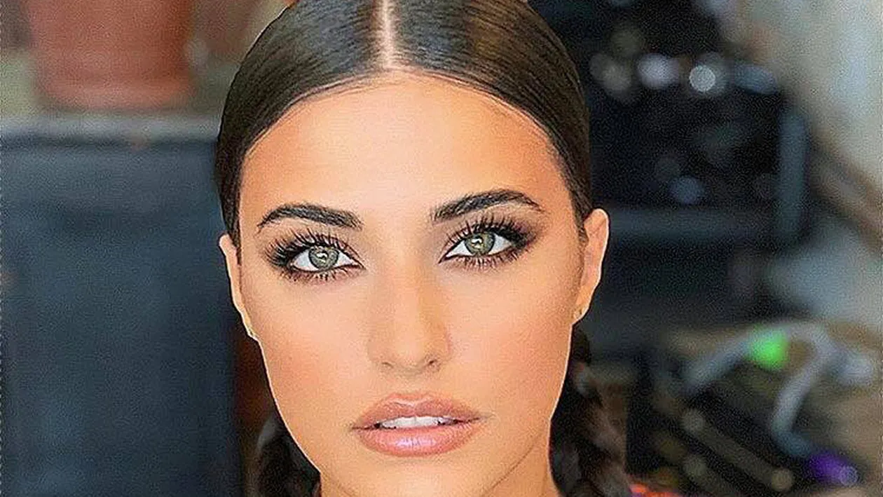 Cât de drăguță este sora vitregă a Antoniei