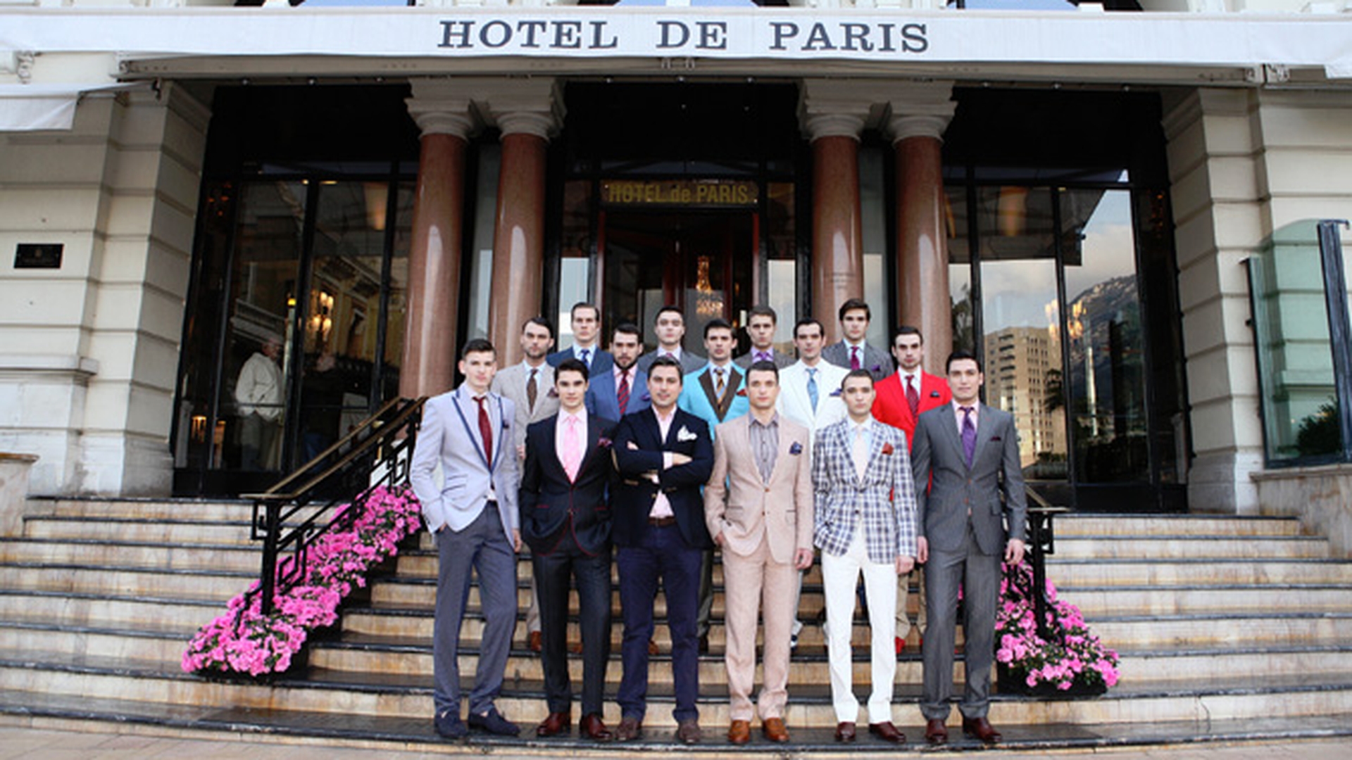 Milionarii lumii au pus ochii pe costumele lui Alexandru Ciucu la Monte Carlo!
