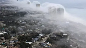 VIDEO Ai crede ca un tsunami a lovit Florida, dar nu este asa! Vezi ce fenomen meteo straniu si frumos a lovit Panama City!