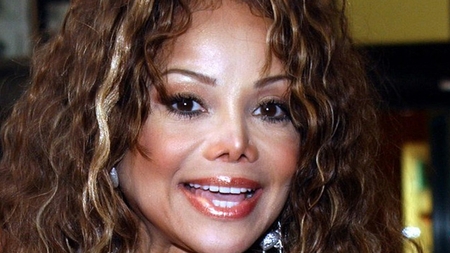 La Toya Jackson s-a căsătorit la vârsta de 57 de ani! Vezi cum a fost cerută de soţie sora lui Miachael Jackson