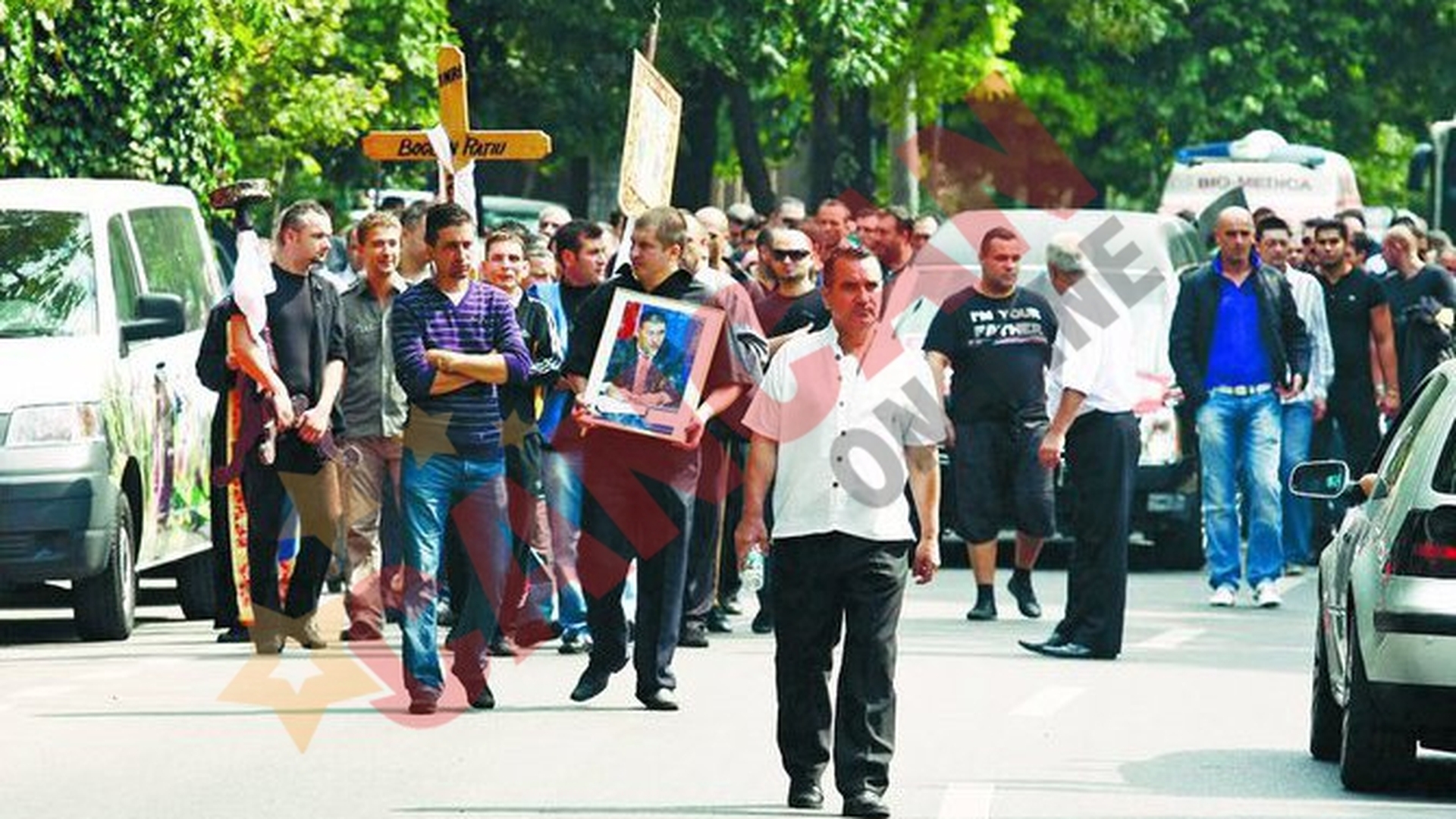 Un TIR de coroane si o mare de lacrimi