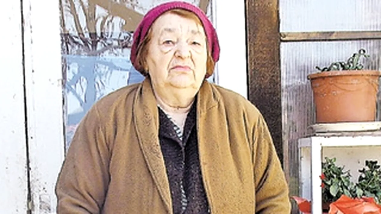 Mama Marioara isi iubeste nepoata-vedeta ca pe ochii din cap si asteapta cu interes nunta. Bunica Laurei Cosoi l-a adoptat pe Smiley