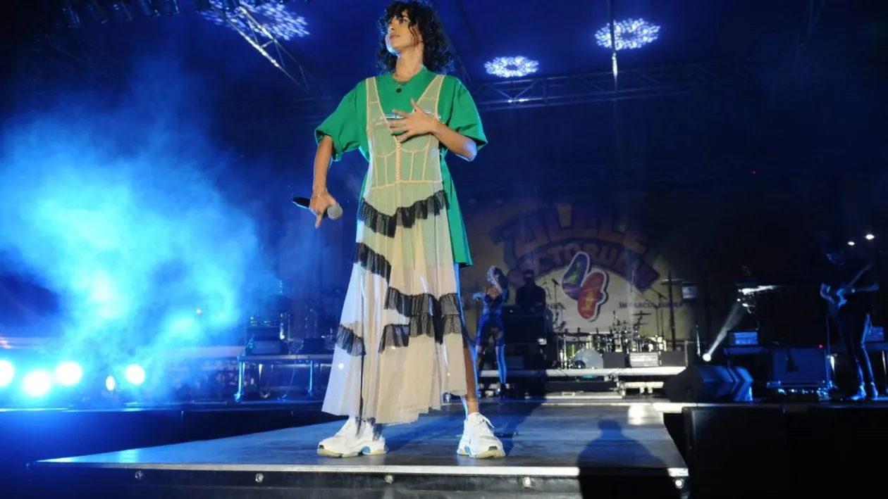 Inna ”spionată” de Carla's Dreams la un concert în București!