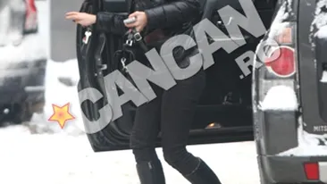 Banii au scos-o din casa pe Adela Popescu!