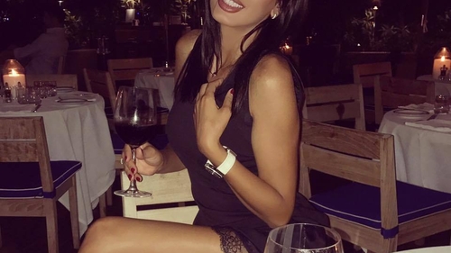 EXCLUSIV. Cei mai mari plătitori din night-life-ul României, umiliţi joi noapte de un spaniol mega-cheltuitor. Sexoasa Pamfile s-a combinat cu un ”calificat”! Noul iubit a scos-o la cină cu o tuflă de 100.000 € în buzunar, apoi…