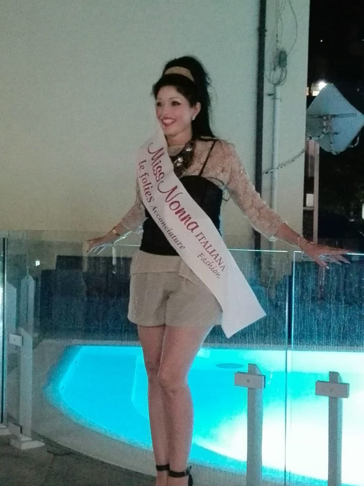O româncă, în Calendarul 2019 al celor mai Sexy Bunici din Italia. Cum arată Cătălina Mioara Georgescu în costumul de baie