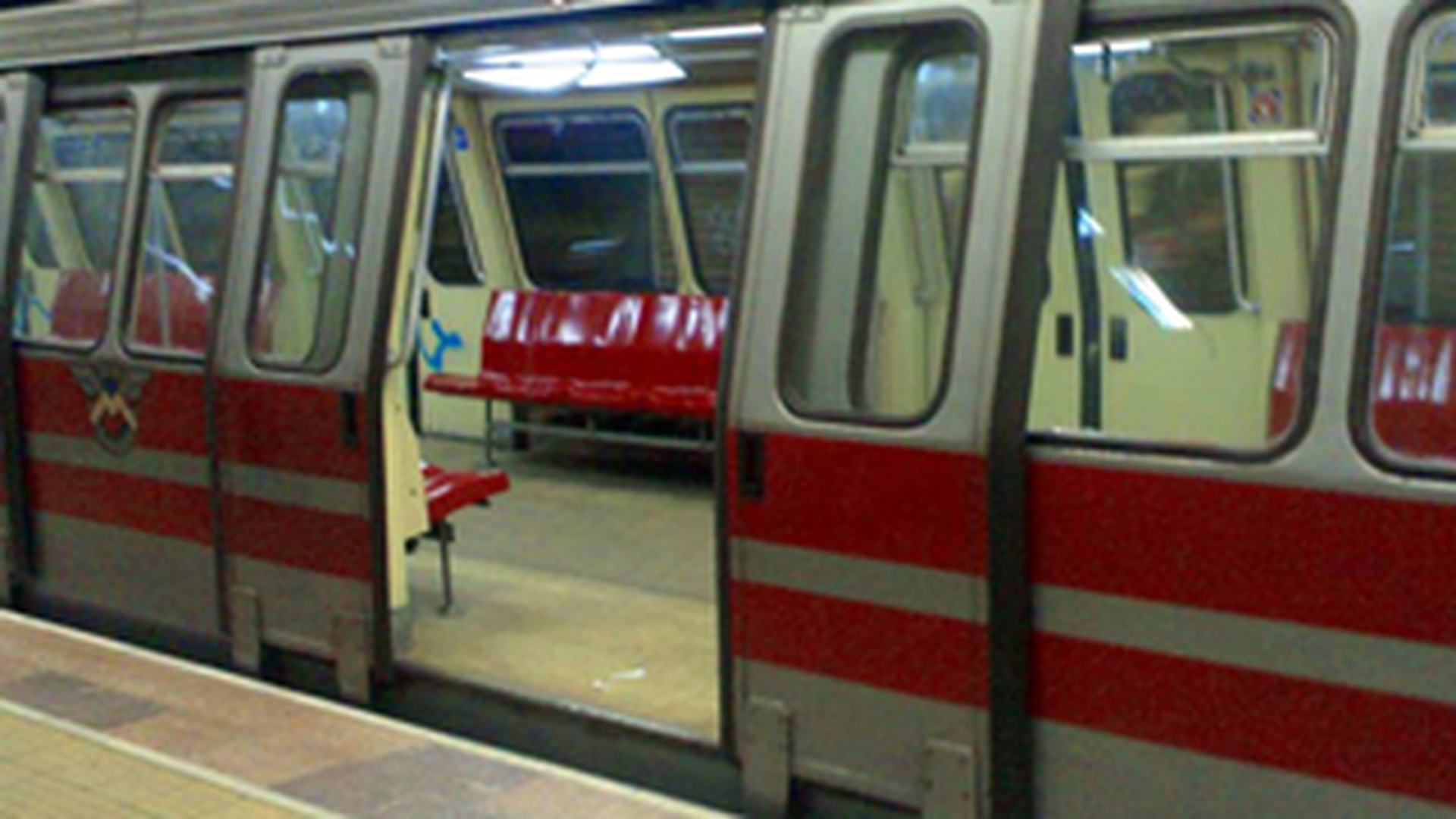 Statiile de metrou Jiului si Parc Bazilescu se deschid maine