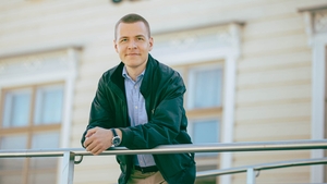 BREAKING | Un deputat s-a sinucis chiar în clădirea Parlamentului. Avea doar 30 de ani