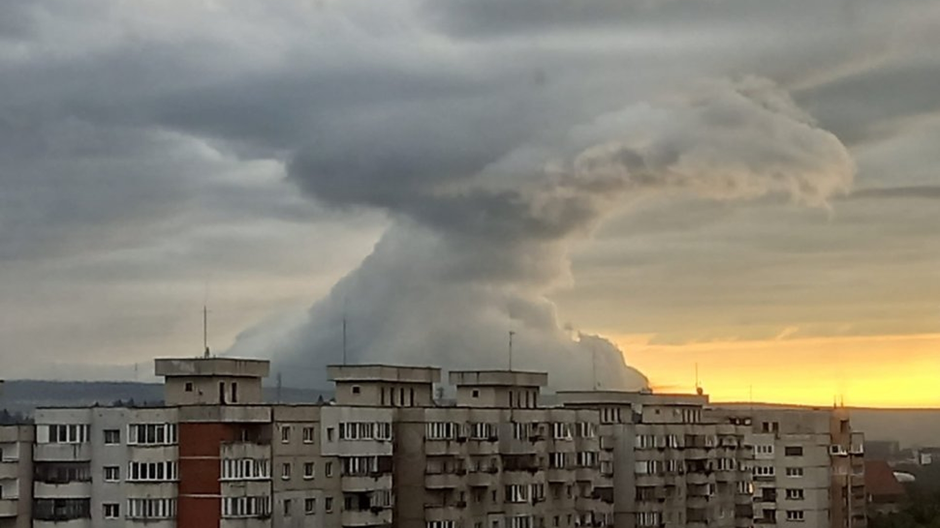 Fenomenul din Cluj-Napoca ce pare rupt de realitate. Ce este „norul OZN”