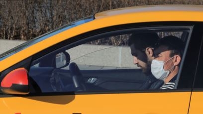 Alarmant! Un bărbat din Suceava diagnosticat pozitiv cu COVID-19 a plecat cu taxiul de la spital, fără acordul medicilor