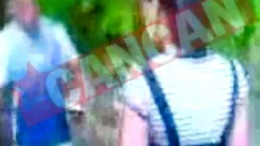 Obligata sa faca matanii cu sticla in gura