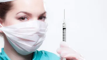 De ce poate fi un atu să te vaccinezi anti-COVD-19, chiar când ai o formă ușoară a bolii? Explicațiile unui medic român