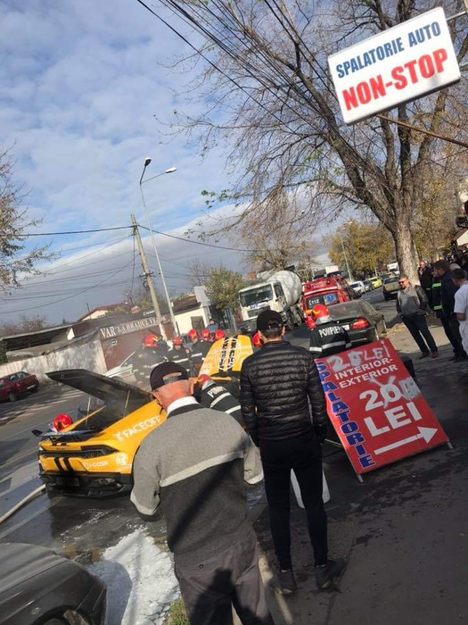 Lamborghini arzând pe o stradă din București