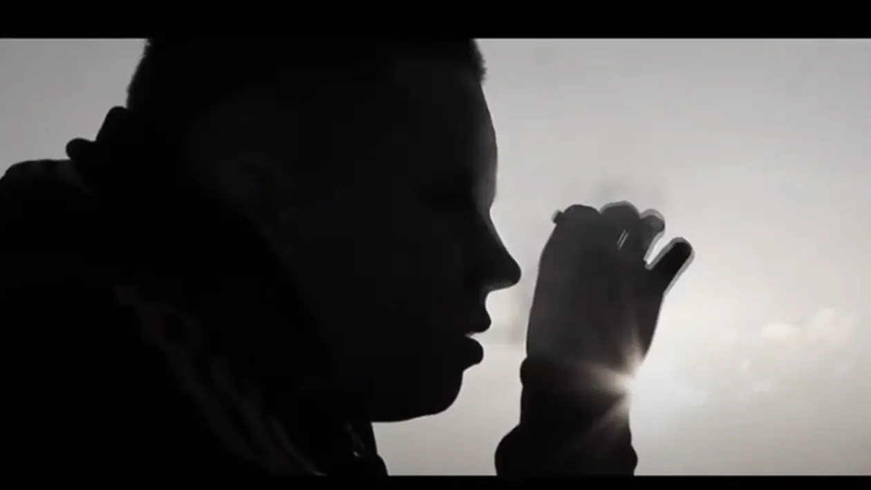 Un cunoscut cântăreț, furios că i-a fost spart contul de YouTube! ”A fost munca mea de 10 ani, cu nopți pierdute”