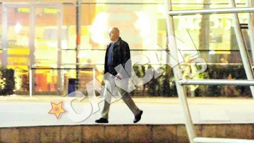 Parintele SMURD savureaza in solitudine peliculele cinematografice nocturne! Arafat, in carantina la mall